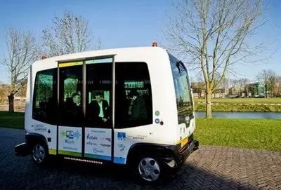荷蘭無人駕駛擺渡車上路 4月將試驗貨車